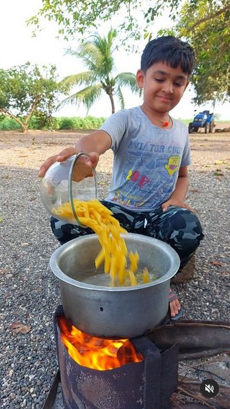 Bocah India jago memasak