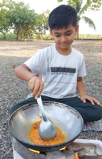 Bocah India jago memasak