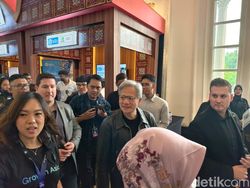 Momen Unik Manusia Rp 1.900 Triliun Berjaket Gojek