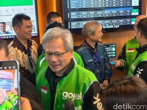 Momen Unik Manusia Rp 1.900 Triliun Berjaket Gojek