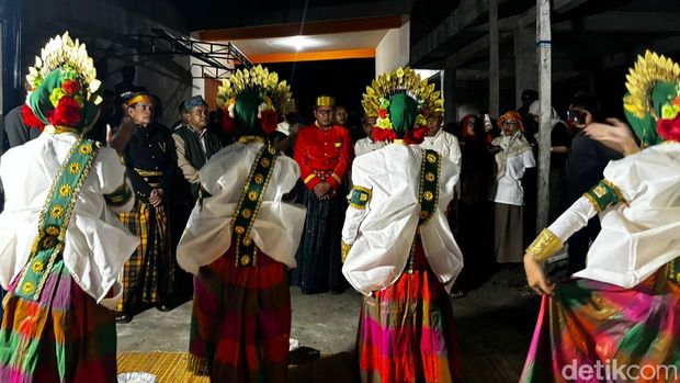 Danny berkunjung ke Addatuang Sawitto di Kelurahan Benteng Sawitto, Kecamatan Paleteang, Pinrang.