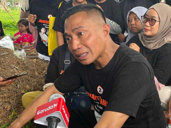Dharma Pongrekun saat menyapa warga di RW 4 Kelurahan Lebak Bulus, Jakarta Selatan, pada Kamis (14/11/2024).