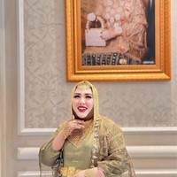 Meski ditetapkan sebagai tersangka, Mira Hayati tidak ditahan polisi.” Enggak, enggak dilakukan penahanan, belum dilakukan penahanan, kata Kabid Humas Polda Sulsel Kombes Didik Supranoto kepada detikSulsel, Rabu (13/11/2024). Didik menjelaskan, tersangka Mira Hayati tidak ditahan karena sakit dan tengah hamil. Foto: Dok. Instagram @mirahayati29.