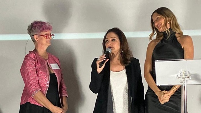 Gisele Bundchen pamer kehamilan