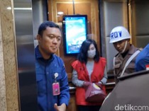 Video Momen Ibu Ronald Tannur dan Zarof Ricar Tiba di Kejagung