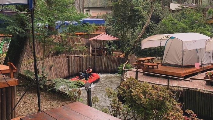 Ilustrasi glamping di Muara Rahong Hills, salah satu tempat glampiing Pangalengan pinggir sungai.