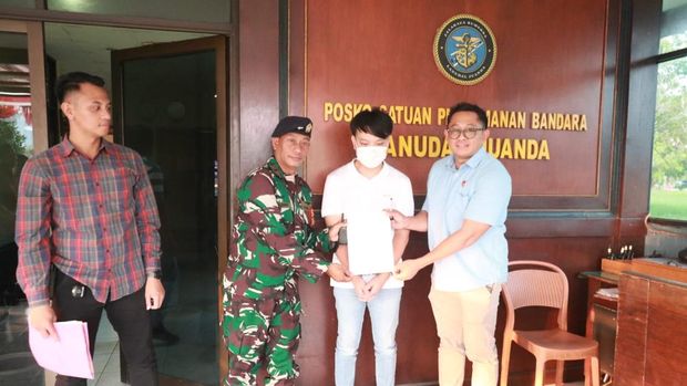 Ivan Sugianto wali murid MAK Gloria 2 Surabaya yang paksa siswa sujud sambil gonggong bak anjing ditangkap