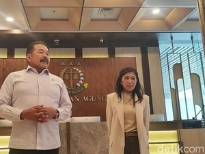 Menkomdigi Temui Jaksa Agung, Minta Dikawal dan Bahas Berantas Judol