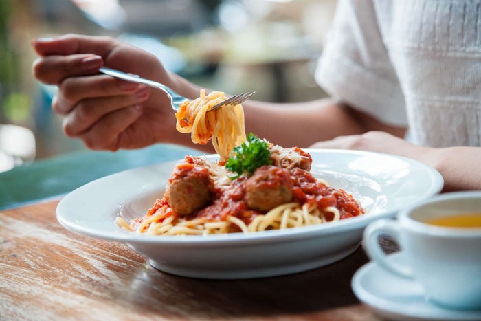 Jangan Keliru! Ini 10 Etiket Pakai Alat Makan di Berbagai Negara Jangan Keliru! Ini 10 Etiket Pakai Alat Makan di Berbagai Negara