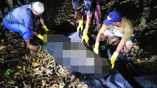 Jasad pria asal NTT, Jefrianus ditemukan tergantung mengenaskan di semak-semak di kawasan Sawangan, Kelurahan Benoa, Badung, Rabu (13/11/2024) malam. (Dok Polresta Denpasar)