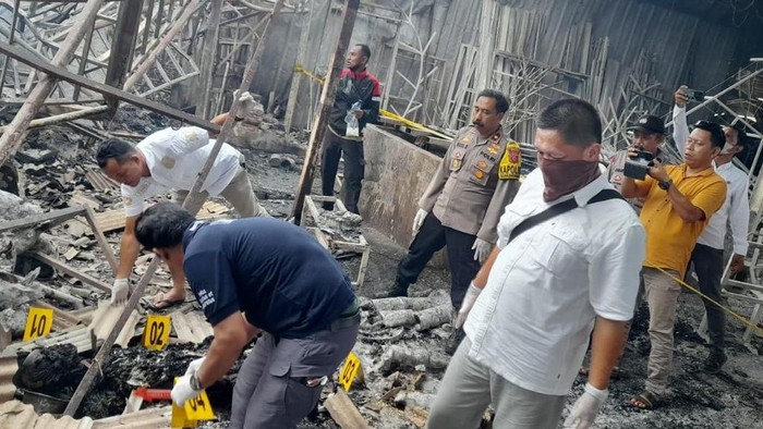Kebakaran gudang dekorasi di Gunungsindur, Bogor