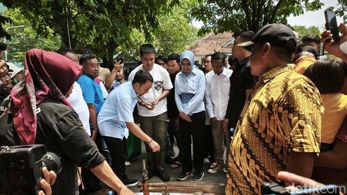 Ketum PSI Kaesang Pangarep di Pasar Notoharjo Solo, Kamis (14/11/2024).