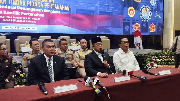 Konferensi pers kasus mafia tanah (Fawdi/detikcom)
