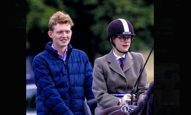 Kehangatan di antara keduanya juga terlihat saat Felix hadir untuk mendukung Lady Louise di ajang Sandringham Horse Driving Trials di Norfolk, di mana Lady Louise berhasil meraih medali perak. Meski berasal dari keluarga sederhana, Felix disebut anak yang ramah dan rendah hati. Dia lahir di Inggris, namun sempat pindah ke Australia. Foto: dok. Facebook, Twitter