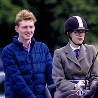 Kehangatan di antara keduanya juga terlihat saat Felix hadir untuk mendukung Lady Louise di ajang Sandringham Horse Driving Trials di Norfolk, di mana Lady Louise berhasil meraih medali perak. Meski berasal dari keluarga sederhana, Felix disebut anak yang ramah dan rendah hati. Dia lahir di Inggris, namun sempat pindah ke Australia. Foto: dok. Facebook, Twitter