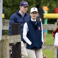 Perkenalan mereka diawali saat keduanya terlibat dalam pementasan teater kampus berjudul Dragon Fever, sebuah drama yang menggabungkan elemen misteri dan petualangan fantasi. Sejak itulah, hubungan mereka terlihat semakin dekat. Foto: dok. Instagram