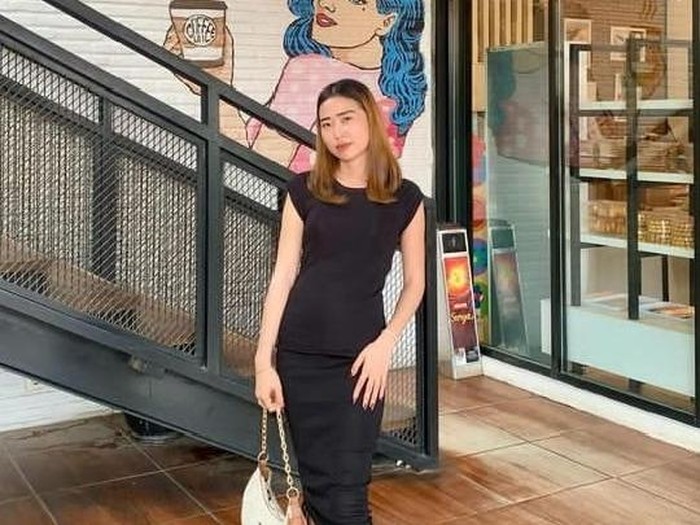 Seorang mahasiswi di Lampung ditangkap polisi. Ia ditangkap karena mempromosikan judi online lewat akun Instagram pribadinya.