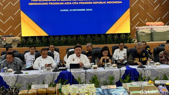 Menteri Koordinator Bidang Politik dan Keamanan Budi Gunawan (BG) dalam jumpa pers (Yogi/detikcom).