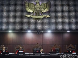 Video: Ini Isi Putusan MK yang Bikin TNI Tak Bisa Laporkan Ferry Irwandi
