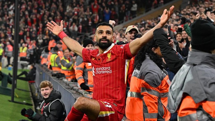 LIVERPOOL, ENGLAND - NOVEMBER 09: (THE SUN OUT, THE SUN ON SUNDAY OUT) Mohamed Salah of Liverpool celebrating after scoring the second goal during the Premier League match between Liverpool FC and Aston Villa FC at Anfield on November 09, 2024 in Liverpool, England. (Photo by John Powell/Liverpool FC via Getty Images)