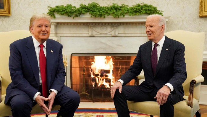 Presiden Amerika Serikat (AS) Joe Biden meyambut kedatangan presiden terpilih Donald Trump di Gedung Putih, Rabu (13/11/2024). Pertemuan itu memastikan bahwa transisi kekuasaan antara Biden dengan Trump akan berjalan mulus.