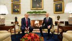 Momen Biden dan Trump Bertemu di Gedung Putih