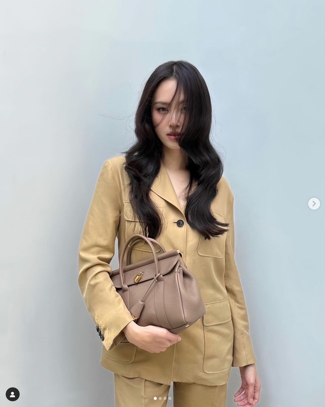 Sederet barang branded menempel di tubuhnya mulai dari merek Gucci, Fendi, Dolce & Gabbana, hingga Loro Piana, Foto: Dok. Instagram poydtreechada