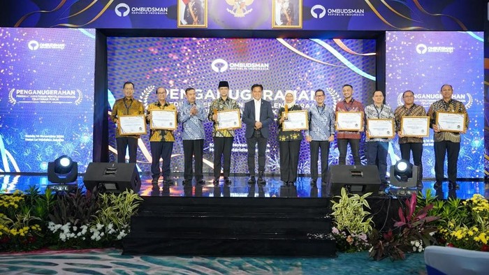 Ombudsman beri penghargaan ke sejumlah lembaga (dok. Ombudsman)