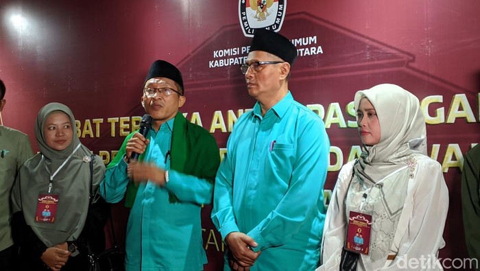 Pasangan Muchsin-Junaidi saat debat Pilbup Lombok Utara. (Ahmad Viqi/detikBali)
