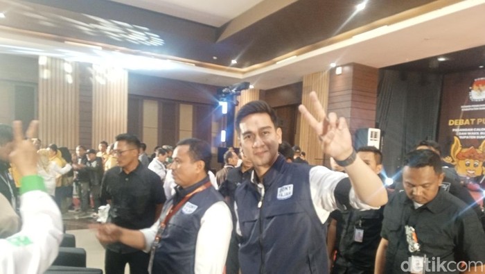 Paslon Dony-Fajar usai menjalani debat publik kedua Pilbup Sumedang.