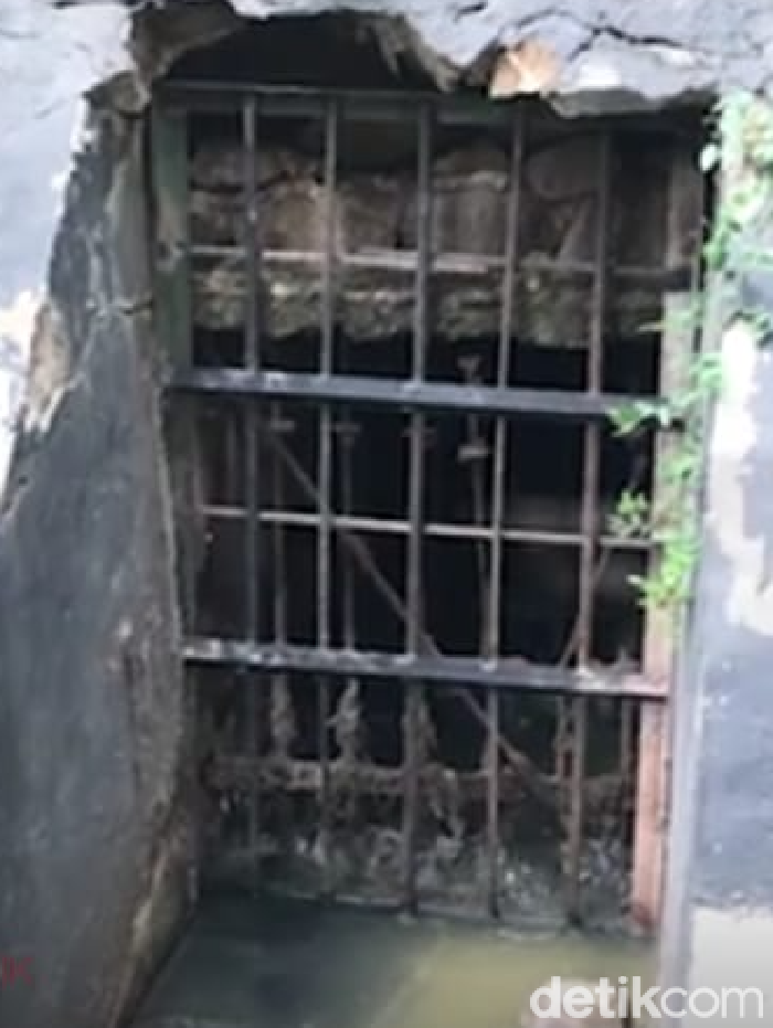 Penampakan gorong-gorong jalan keluar gembong narkoba Murtala cs dari Rutan Salemba, Jakarta Pusat