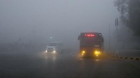 Lahore juga dicatat sebagai kota nomor satu dengan udara paling tercemar di dunia. Diikuti kota New Delhi dan Kolkata di India.