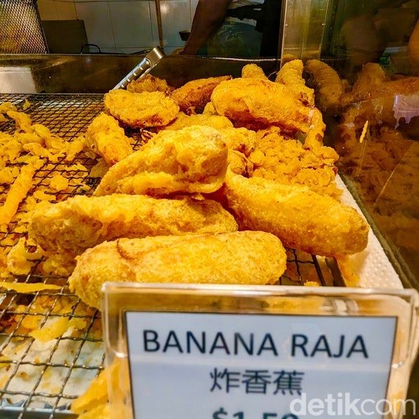 Penjual Pisang Goreng Ini Batal Pensiun Karena Usahanya Diambil Alih Saingannya