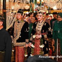 Tengku Natasya Adnan sendiri sendiri merupakan putri dari Enny Beatrice, aktris film di era 80an. Sedangkan ayahnya adalah politisi Malaysia yang pernah menjabat sebagai anggota dewan dan menteri. Foto: Instagram Kesultanan Pahang