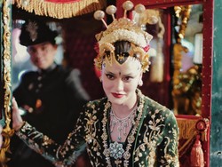 Potret Pangeran Malaysia Menikahi Anak Artis RI, Jalani Upacara Adat Jawa