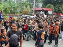 Video: Debat Pilbup Banjarnegara Diwarnai Saling Dorong hingga Adu Jotos
