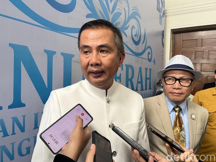 Pj Gubernur Jawa Barat Bey Machmudin