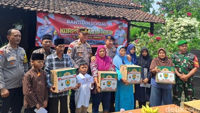 Polisi Gelar Baksos Sembari Kenang Jejak Perjuangan Brimob di Jombang