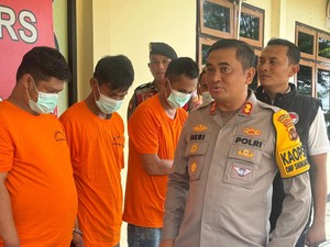 Polisi Sikat Kampung Narkoba di Muaro Jambi, Ketua RT dan Anaknya Ditangkap