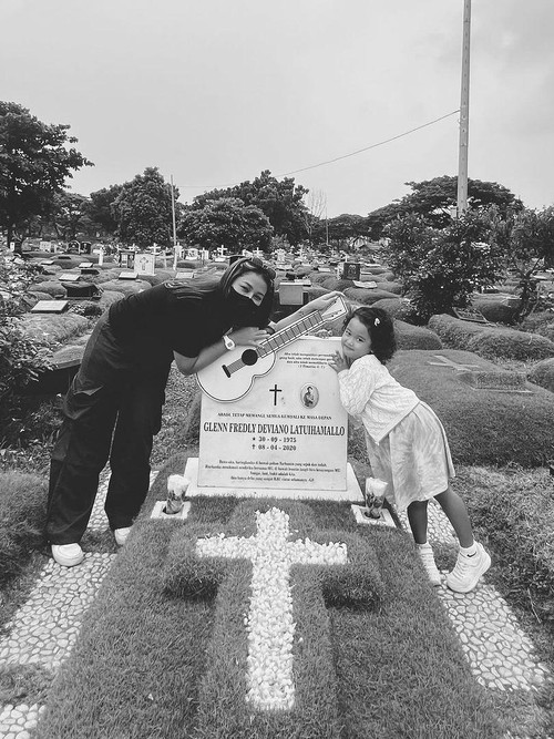Potret Gewa Putri Mutia Ayu dan Glenn Fredly
