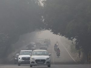 India Larang Kendaraan Berusia di Atas 15 Tahun Beli BBM