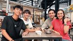 Potret Manis Darius Sinathrya Saat Makan Bareng Istri dan Anak