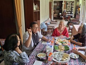 Pramono Sowan ke Aktivis Veteran Perempuan, Saparinah Sadli