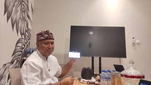 Presiden Direktur PT BIBU Panji Sakti, Erwanto Sad Adiatmoko Hariwibowo, berkunjung ke kantor detikBali, Denpasar, Kamis (14/11/2024). (Sui Suadnyana/detikBali)