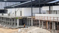 Progres revitalisasi Proyek Strategis Nasional (PSN) tersebut mencapai 65 persen dan diperkirakan mundur dari target penyelesaian yaitu dari rencana selesai Desember 2024 menjadi Maret 2025.  