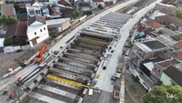 SMCC - HK JO berkomitmen untuk dapat menyelesaikan proyek ini tepat waktu, terlebih sebelumnya Hutama Karya memiliki portofolio dalam menggarap proyek MRT Jakarta Fase 1 (CP106) rute Dukuh Atas-Bundaran HI.