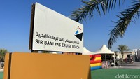 Pantai Sir Bani Yas tempat berlabuhnya kapal-kapal pesiar dari berbagai negara. 