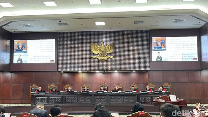 Putusan tersebut dibacakan dalam sidang MK dengan perkara 126/PUU-XXII/2024, di Gedung MK, Jakarta Pusat, Kamis (14/11/2024). (Anggi/detikcom).