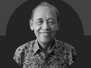 Pendidikan Prof Ichlasul Amal, Rektor UGM 1998-2002 yang Baru Berpulang
