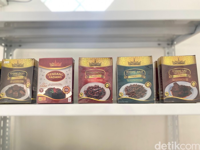 Rendang Oma Keenan Rendang Oma Keenan, sosok pensiunan yang sukses menjual rendang sampai masuk pasar ekspor Selandia Baru.